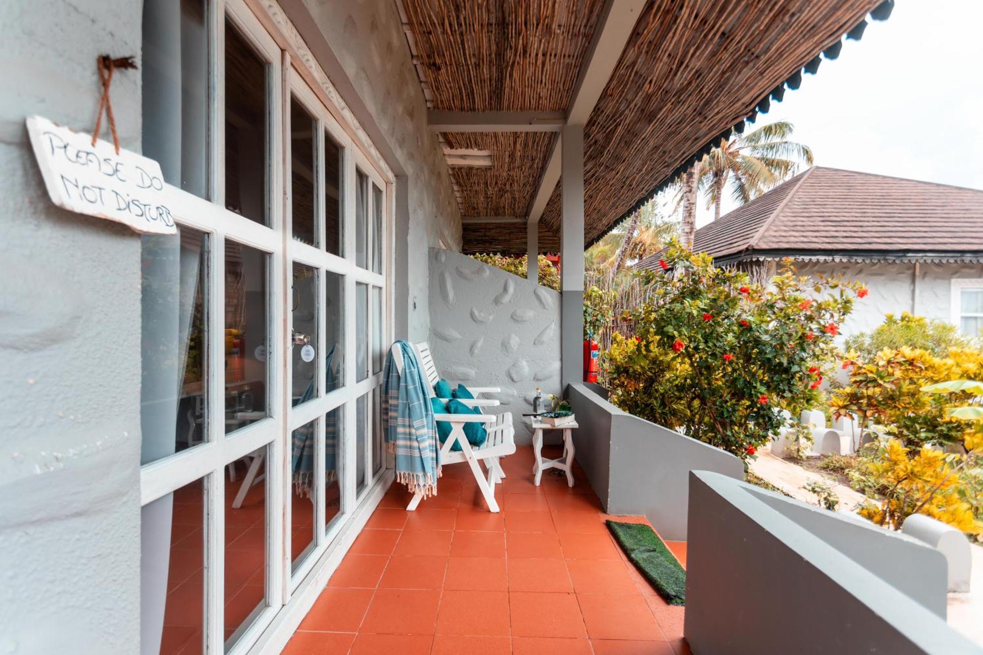 B4 Boutique Hotel Paje Exterior photo